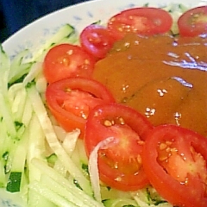 残り物のカレーで野菜たっぷりカレーそうめん♪